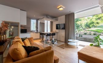 Phaedrus Living: Luxury Flat Vouliagmeni
