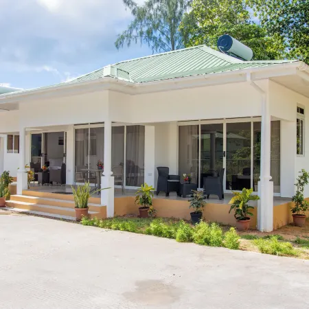 Macmillans Holiday Villas