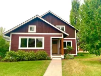 Cozy 3 bedroom home just 5min from downtown Whitefish