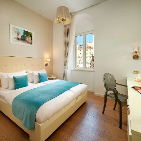 Marmont City Rooms
