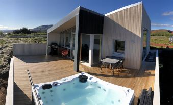 Kerbyggd: Luxury House and Cottage in Golden Circle