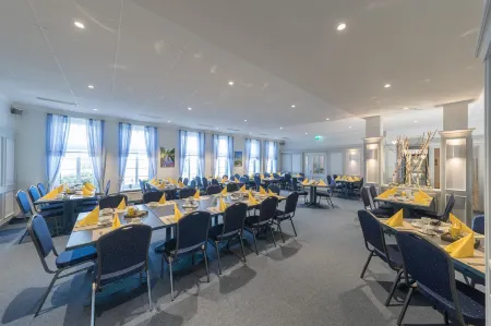 Hotel Wikingerhof Отели в г. Зильберштедт