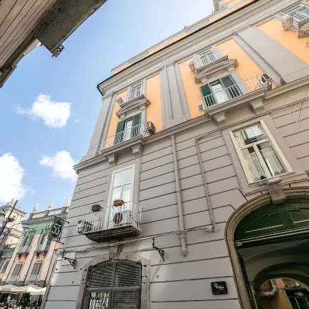 Le 4 Stagioni Dante's Suites H Napoli Centro, by ClaPa Group