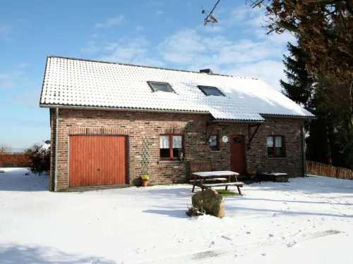 Nice Holiday Farmhouse Located in Sourbrodt Near Ski Resort of Ovifat