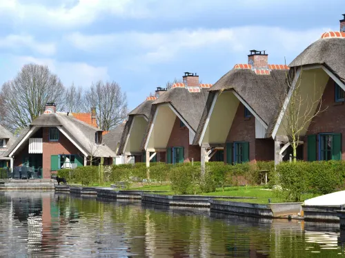 Stylish Thatched Villa with 2 Bathrooms Near Giethoorn Hotels in Wanneperveen