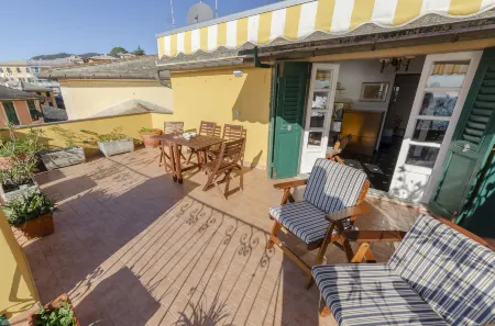 Joivy Camogli il Terrazzino e il Mare Отели рядом с достопримечательностью «Golf Paradiso»