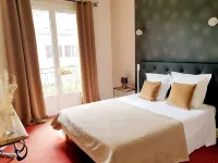 Logis Hôtel Saint Cyr Hotels in Villeny