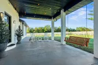 New! Family Retreat • Hot Tub & Fun country home!