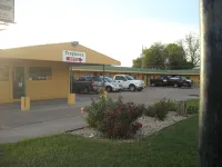 Tropicana Motel Bastrop - Parking