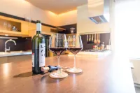 Venus Apartments - Parliament I - Homestays