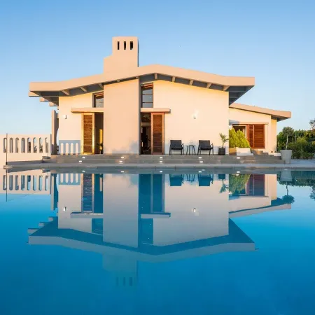 Azatis Luxury Villa