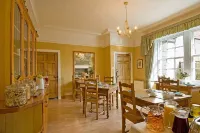 The Old Priory Guesthouse Hotel a Kelso