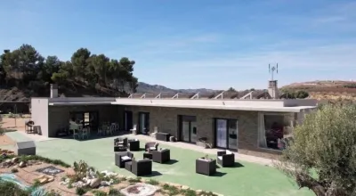 คาเบโซบูนูเอล โรงแรมใน