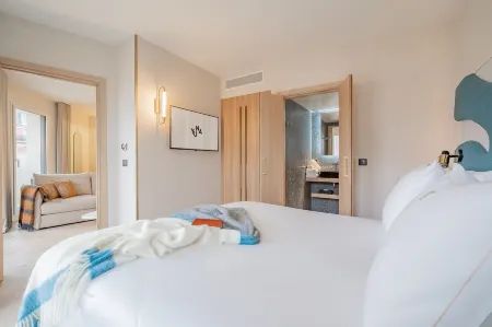 Yuna Porte-Maillot - ApartHotel