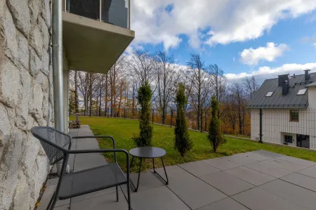 RentPlanet - Apartamenty Schroniskowa Отели рядом с достопримечательностью «Golden View»