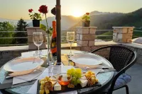 Alpen Hotel "Villa Bello" - พร้อมอาหารเช้า