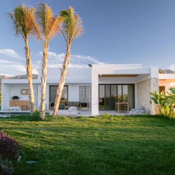 Taf Villas - Beach Resort & Tesla