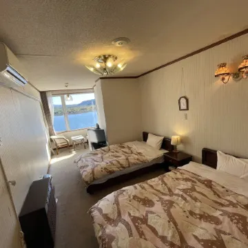 Shoji Lake Hotel