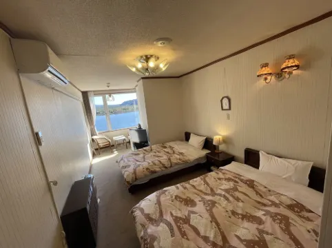 精進レークホテル