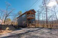 Romantic Cabin Retreat by Ghosal Luxury Lodging - Private Pools