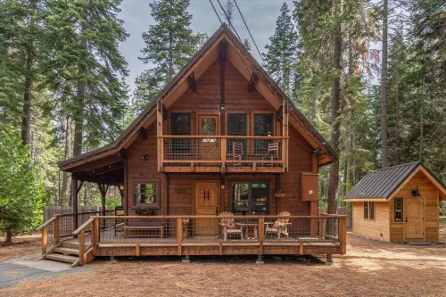Cozy Pet Friendly Cabin in Lake Tahoe by Sierra Getaways