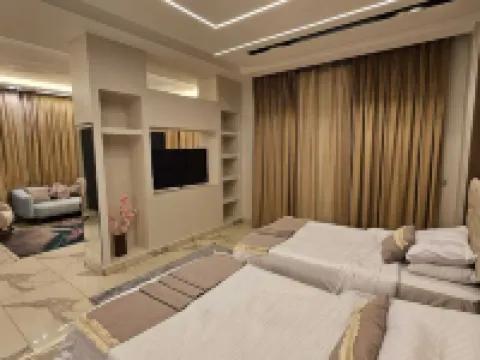 Aurora Sky View Suite Hotels in Sheikh Zayed City