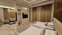 Aurora Sky View Suite Hotels in Sheikh Zayed City