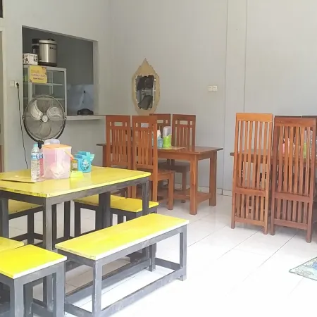 Hotel O Sawang Sana Motel Syariah Near Sman 1 Sangkapura Отели в г. округ Гресик