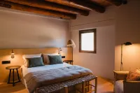Hotel-Masia Can Farrés Hotels in Collbato