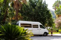 Alberi Del Paradiso - parking