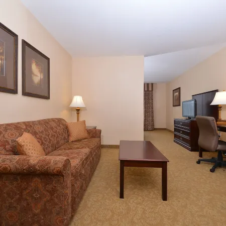 Comfort Inn & Suites McMinnville Wine Country