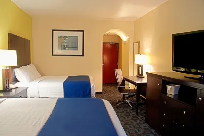 Super 8 by Wyndham Irving/DFW Apt/North Hotels in Irving