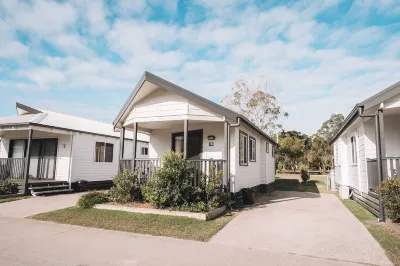 Big4 Breeze Holiday Parks - Rainbow Beach Hotels in Tin Can Bay