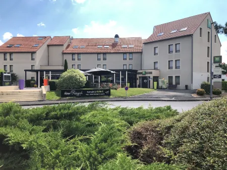Ibis Styles Clermont-Ferrand le Brézet Aéroport Отели в г. Пон-дю-Шато