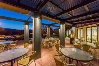 Alpha Hotel Canberra Hotels in Greenway