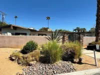 South PD~ Great Location, Pet Friendly, Large Private Pool and Backyard Hotels near The Living Desert Zoo and Gardens
