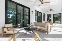 Luxurious Naples retreat!