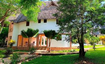 Raquel's Bliss Hotel Diani