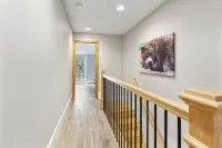 Cozy Gas Fireplace and Access to Upper Village Pool - Charming Retreat