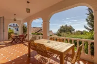 TOP VILLA: Private swimming pool & garden, sea views, free Wifi, close to centre