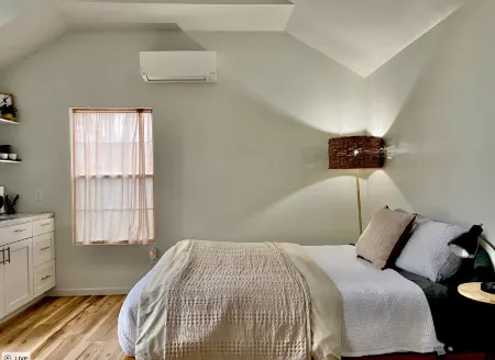 Peaceful Backyard and Convenient Kitchenette - Charming Cozy Haven