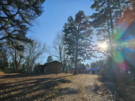 Serene Acres with Fire Pit and Jetted Tub - Charming Cozy Retreat