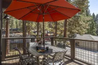 Charming Retreat with Spacious Outdoor Living - Cozy Mountain Cabin