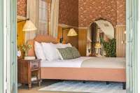 Charming Oasis with Hot Tub and Fire Pit - Romantic Desert Retreat Hotels in Yucca Valley
