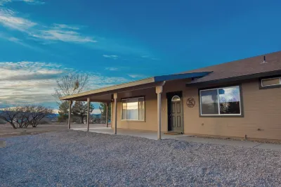 Pool, Sauna, Hot Tub, King Size Beds, BBQ, Easy Access to Sedona@Dark Sky Ranch! Hotels near Horsin' Around Adventures (Sedona, AZ)