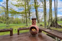 Charming Golf Course Escape with Spectacular Mountain Views - Cozy Retreat