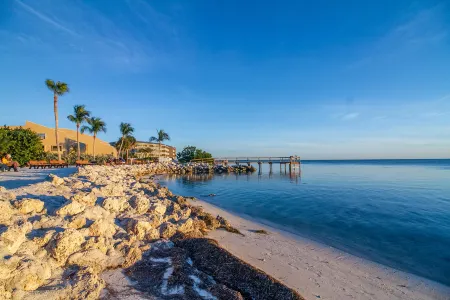 Fisherman's Canal Getaway Отели рядом с достопримечательностью «Sombrero Reef»