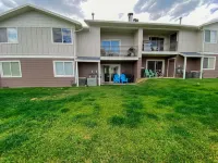 14-Plex #117 - 2-bedroom ground level Hotels in Saint Charles