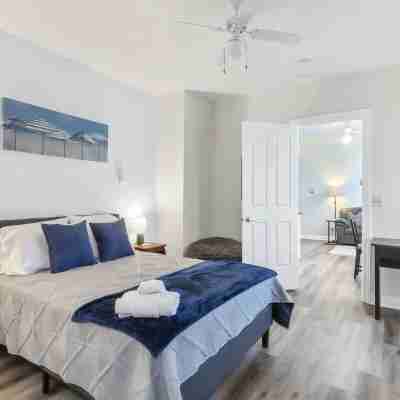 Charming Historic Lodge with Outdoor Pool - Cozy Tranquil Retreat Rooms