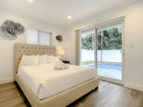 Heated Pool and Beautiful Backyard Retreat - Gorgeous Oasis